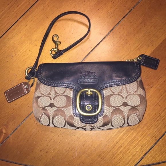 Coach wristlet wallet. - Picture 7 of 8